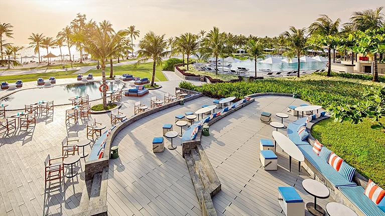 Nhà hàng Ola Beach Club