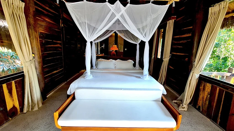 Jungle Bungalow King