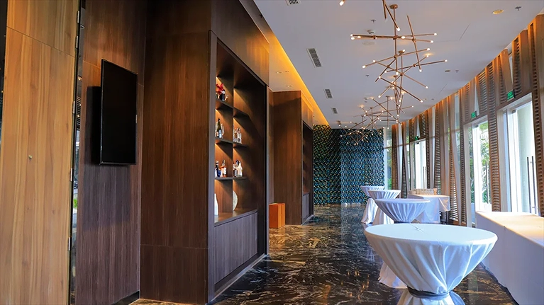 Khu vực phía ngoài phòng hội nghị