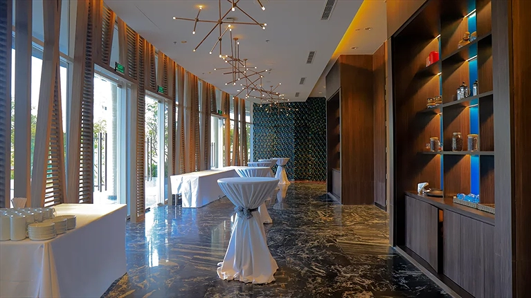 Khu vực phía ngoài phòng hội nghị