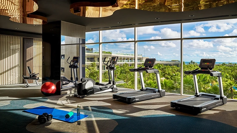 Phòng Gym với thiết bị hiện đại