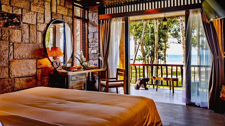 Ocean Breeze Bungalow King