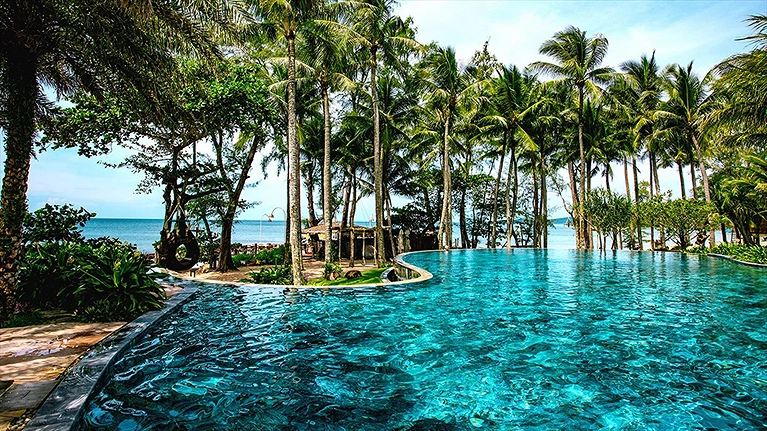 Hồ bơi ngoài trời