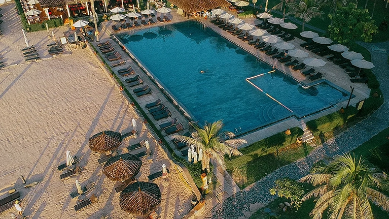 Hồ bơi ngoài trời