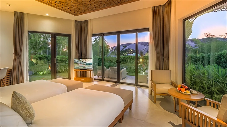 Luxury Villa Garden View