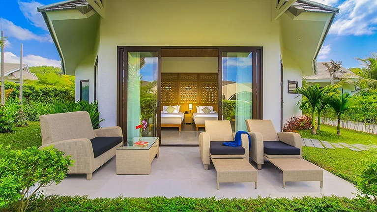 Luxury Villa Garden View