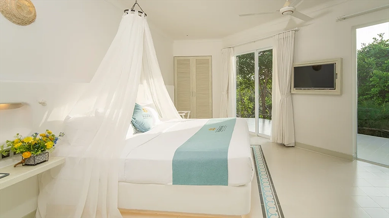 Garden Pavilion Room