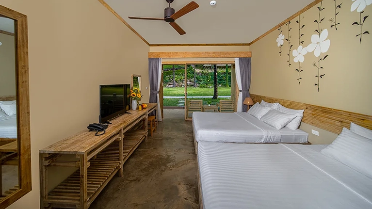 Deluxe Triple Garden View