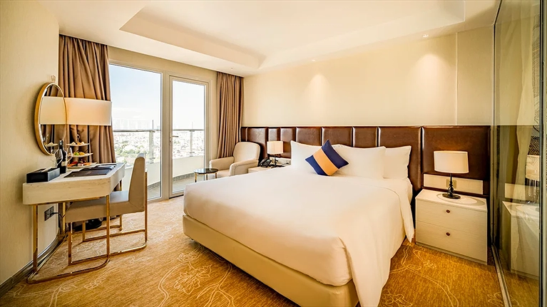 La Vela Deluxe Corner