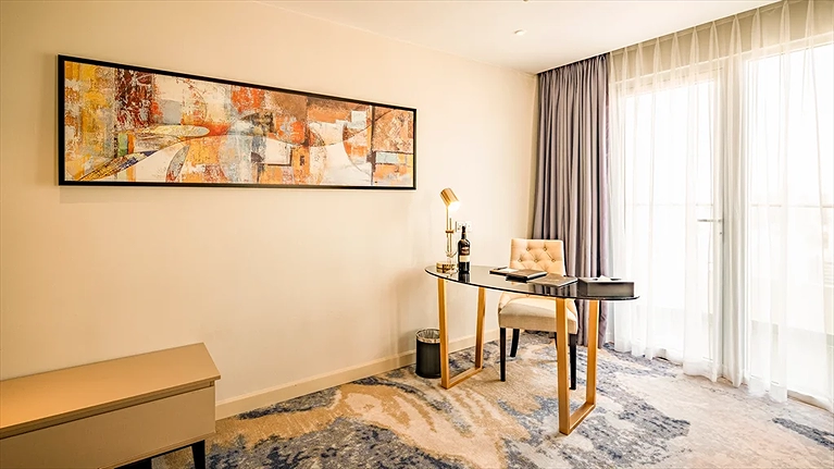 La Vela Luxury Deluxe Corner