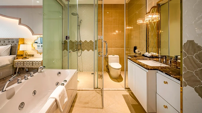 La Vela Club Lounge Suite Room