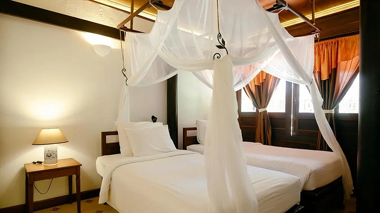 Premier Garden Family Room