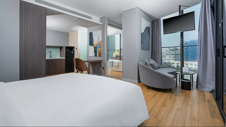 Signature Suite Oceanfront