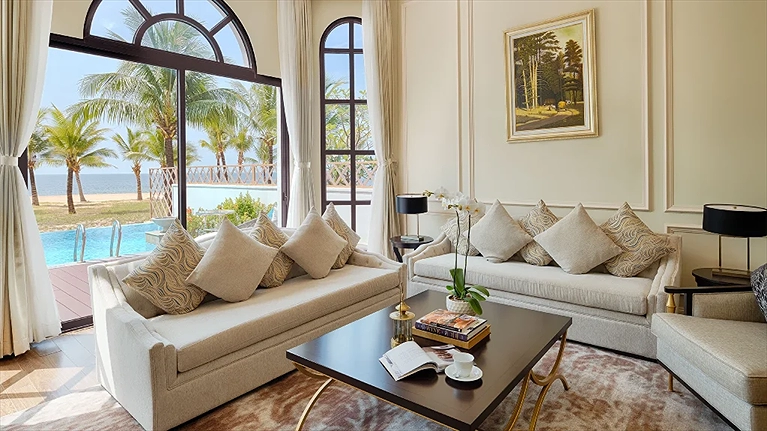 Cả gia đình hội tụ kể chuyện nhau nghe