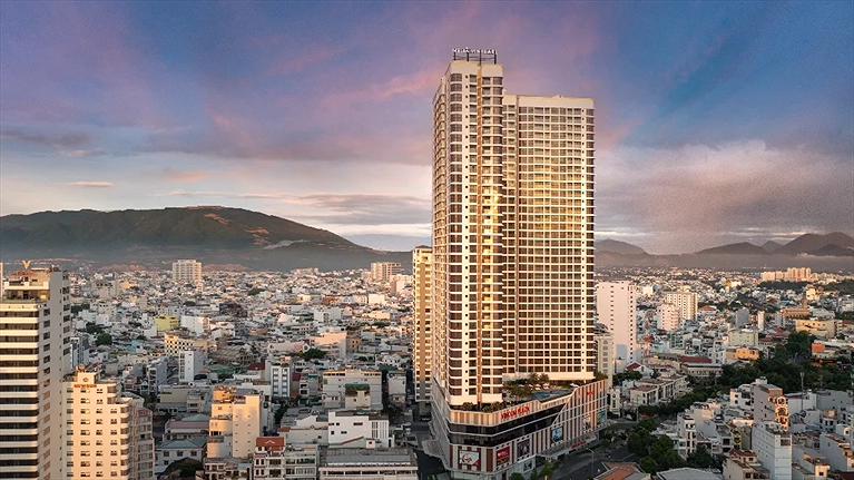 Toàn cảnh Melia Vinpearl Empire Nha Trang