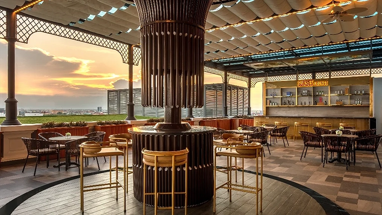 Quầy bar ấn tượng đón ánh hoàng hôn