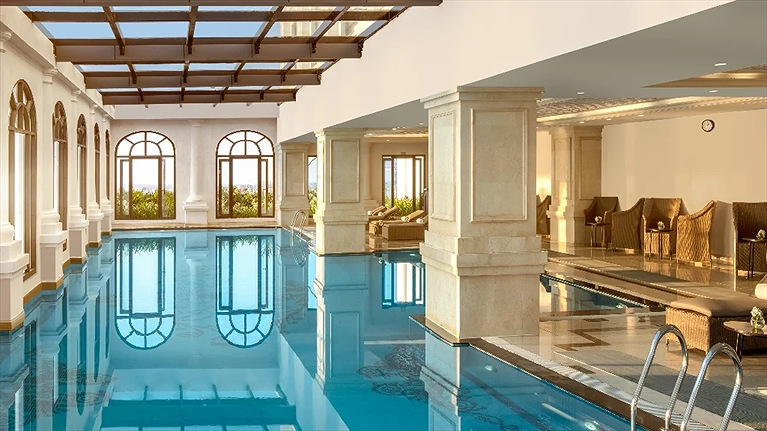 Bể bơi trong nhà