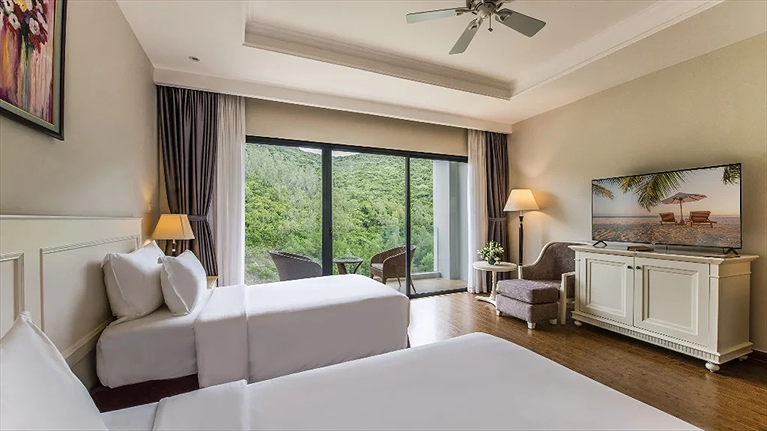 Deluxe Twin hướng đồi xanh mát