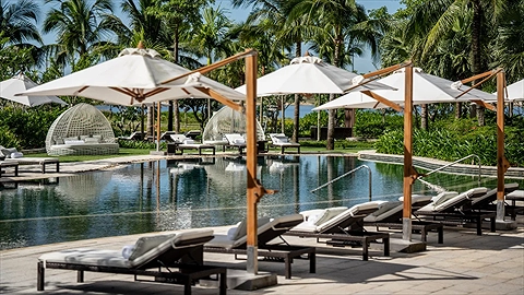 Hồ bơi ngoài trời