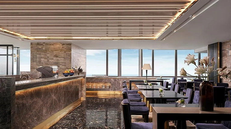 Phục vụ các bữa ăn chính và bữa nhẹ trong ngày