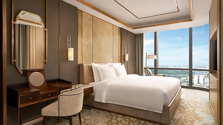 Landmark Panoramic Suite