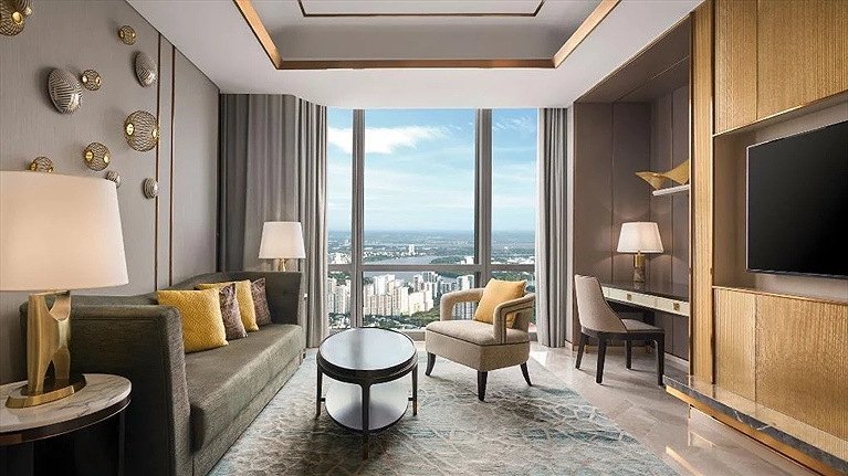 Landmark Panoramic Suite