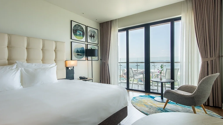 Deluxe City / Bay View