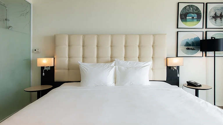 Deluxe City / Bay View