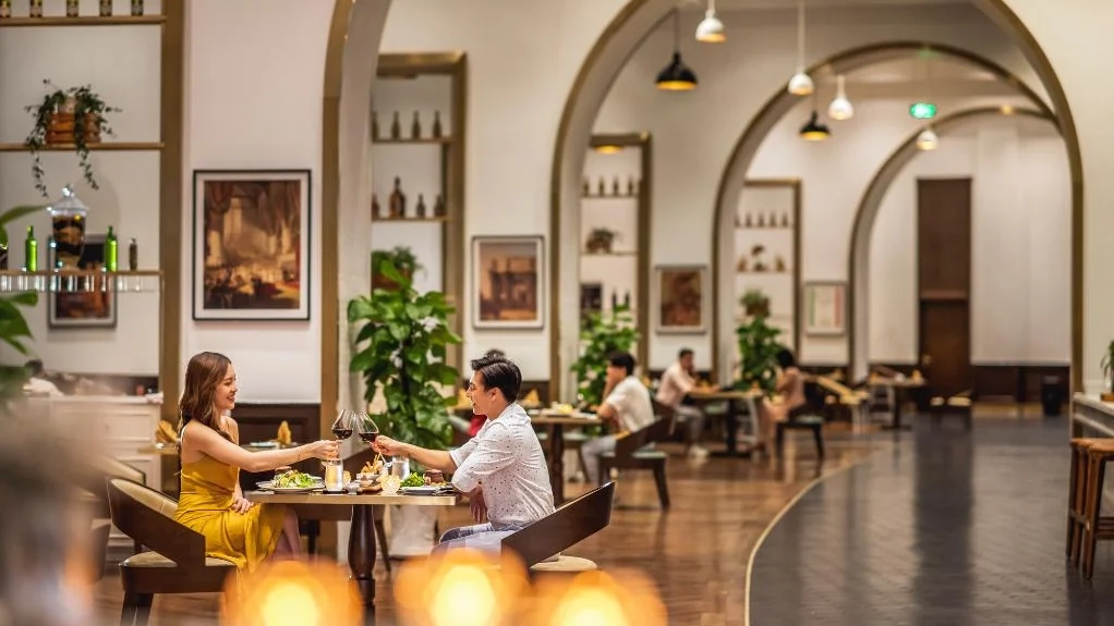Nhà Hàng Italia phục vụ thực đơn gọi món