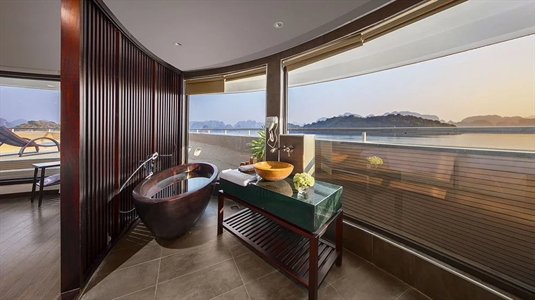 Bồn tắm hướng Vịnh