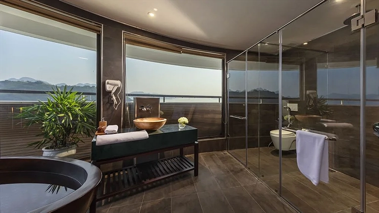 Bồn tắm hướng Vịnh