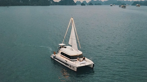 thuyền buồm Catamaran