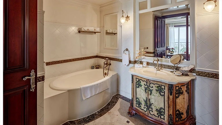 Phòng tắm phòng Triple/Triple Sea View