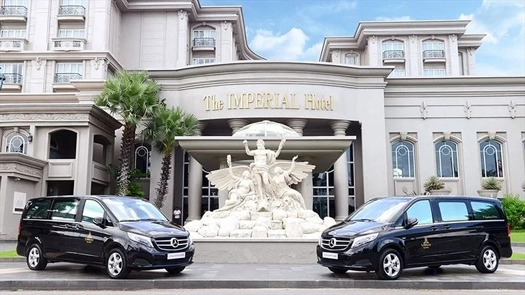 Xe đưa đón của khách sạn