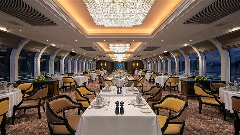 Nhà hàng với thiết kế hiện đại