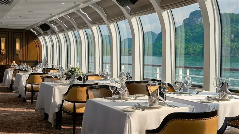 Nhà hàng với thiết kế hiện đại