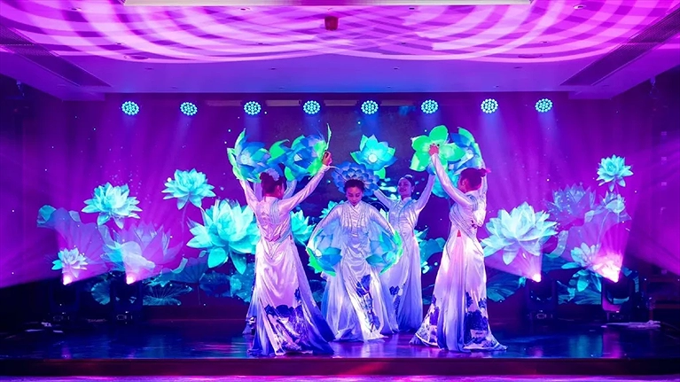 Chương trình ca múa nhạc đặc sắc