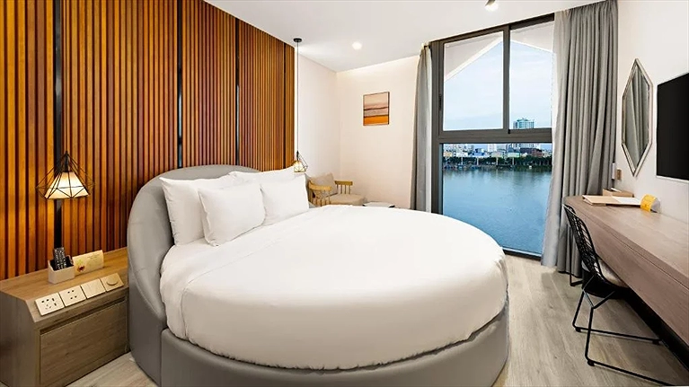 Deluxe Riverfront - Giường tròn