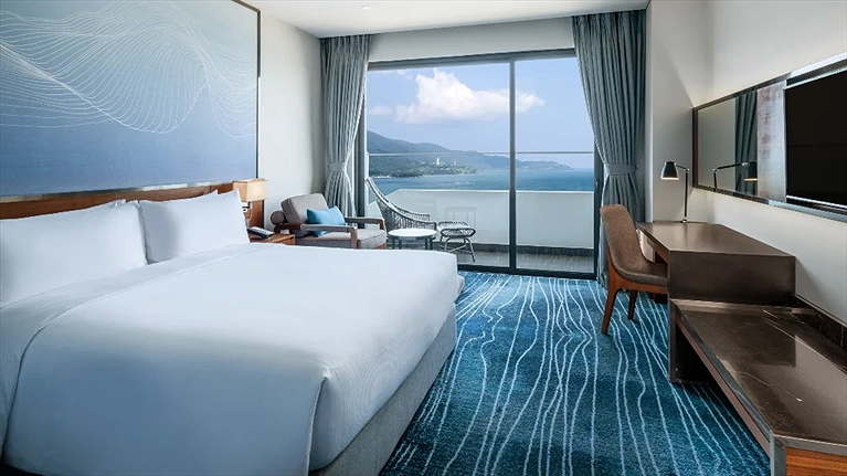 Deluxe Room Ocean View with Balcony