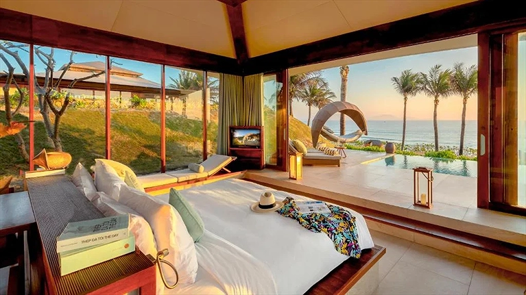 Hạng phòng Beachfront Pool Villa