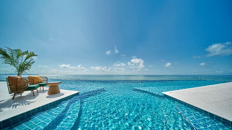 Khu vực hồ bơi vô cực