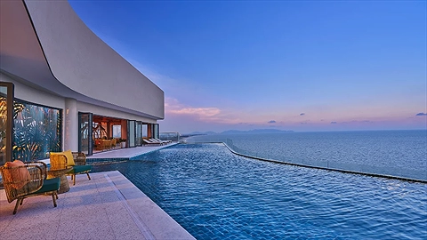 Khu vực hồ bơi vô cực