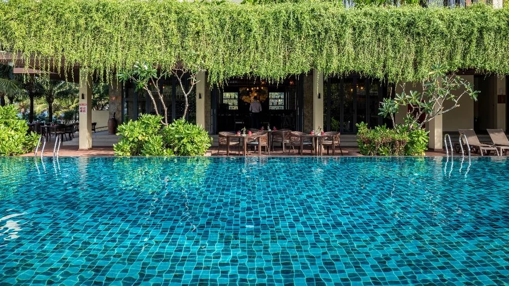 Quang cảnh hồ bơi ngoài trời