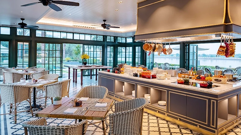 Nhà hàng The Kitchen by the river