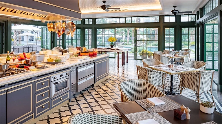 Nhà hàng The Kitchen by the river