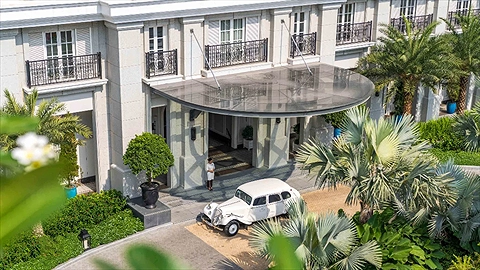 Lối vào khách sạn