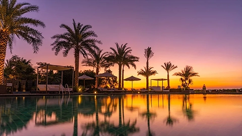 Quang cảnh hồ bơi ngoài trời