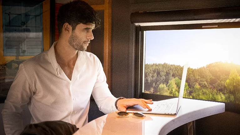 Thành phố biển Đà Nẵng nhộn nhịp là điểm dừng chân cuối cùng phía bắc của The Vietage