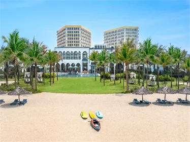 Wyndham Hội An Royal Beachfront Resort & Villas