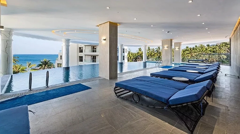 Hồ bơi trong nhà